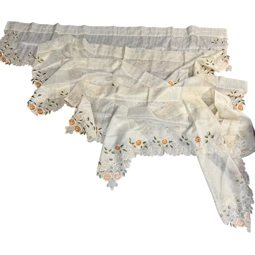 Vintage Style Floral Embroidered Scalloped Edge Table Linens Cream Set of 8